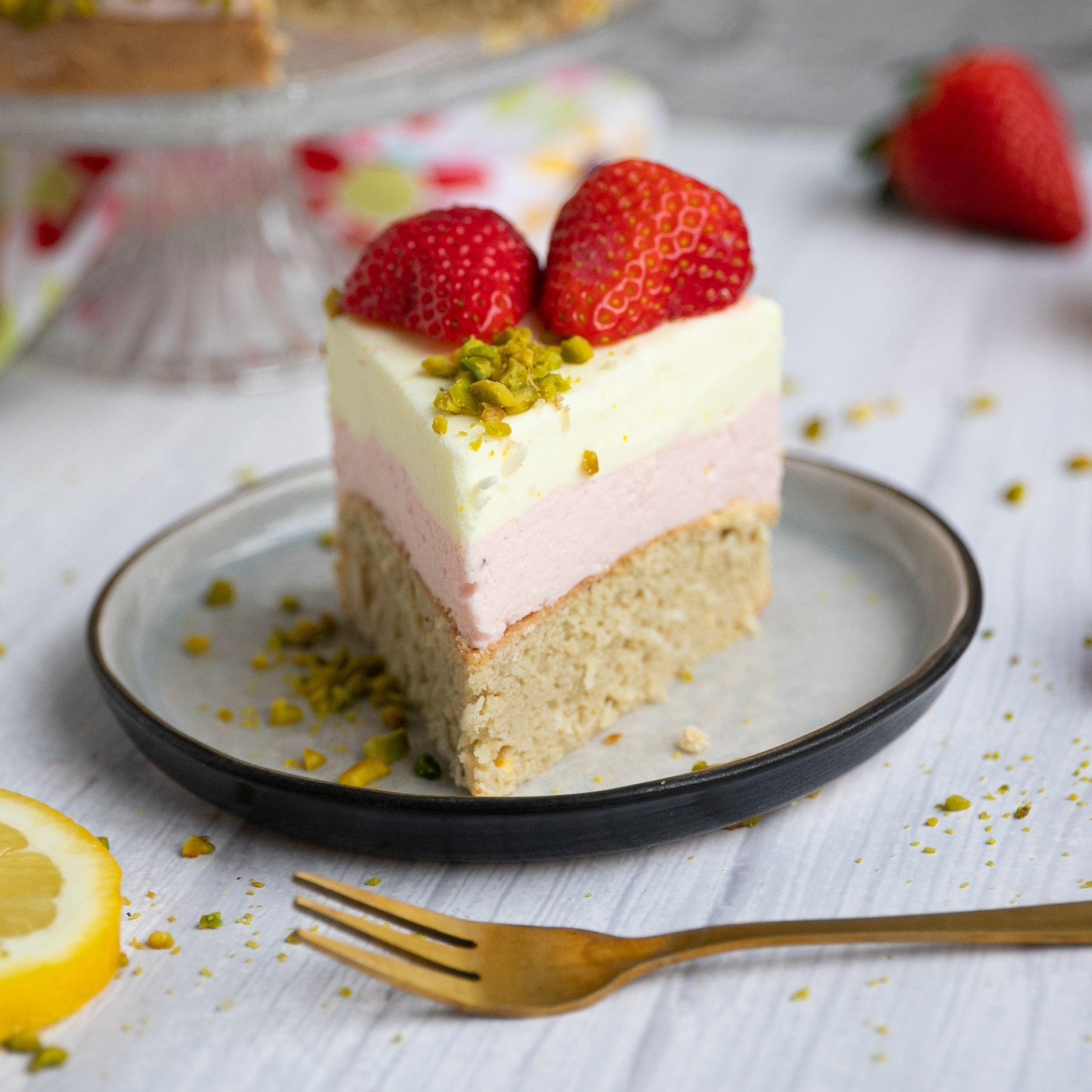 Low-Carb & Keto Erdbeer-Zitronen-Torte ohne Zuckerzusatz | Simply Keto Low-Carb & Keto Erdbeer-Zitronen-Torte ohne Zuckerzusatz | Simply Keto