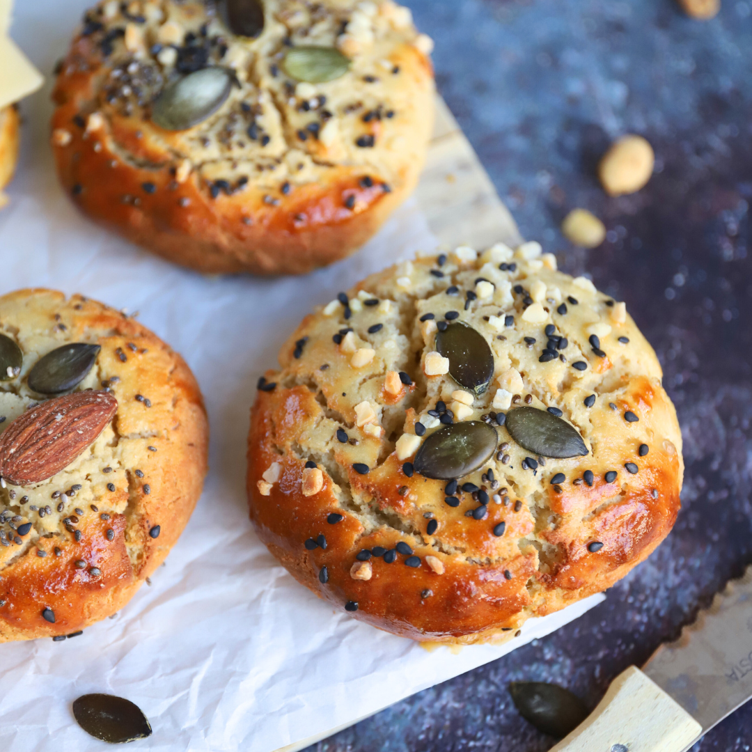 Low-Carb Joghurt-Brötchen mit Mandelmehl