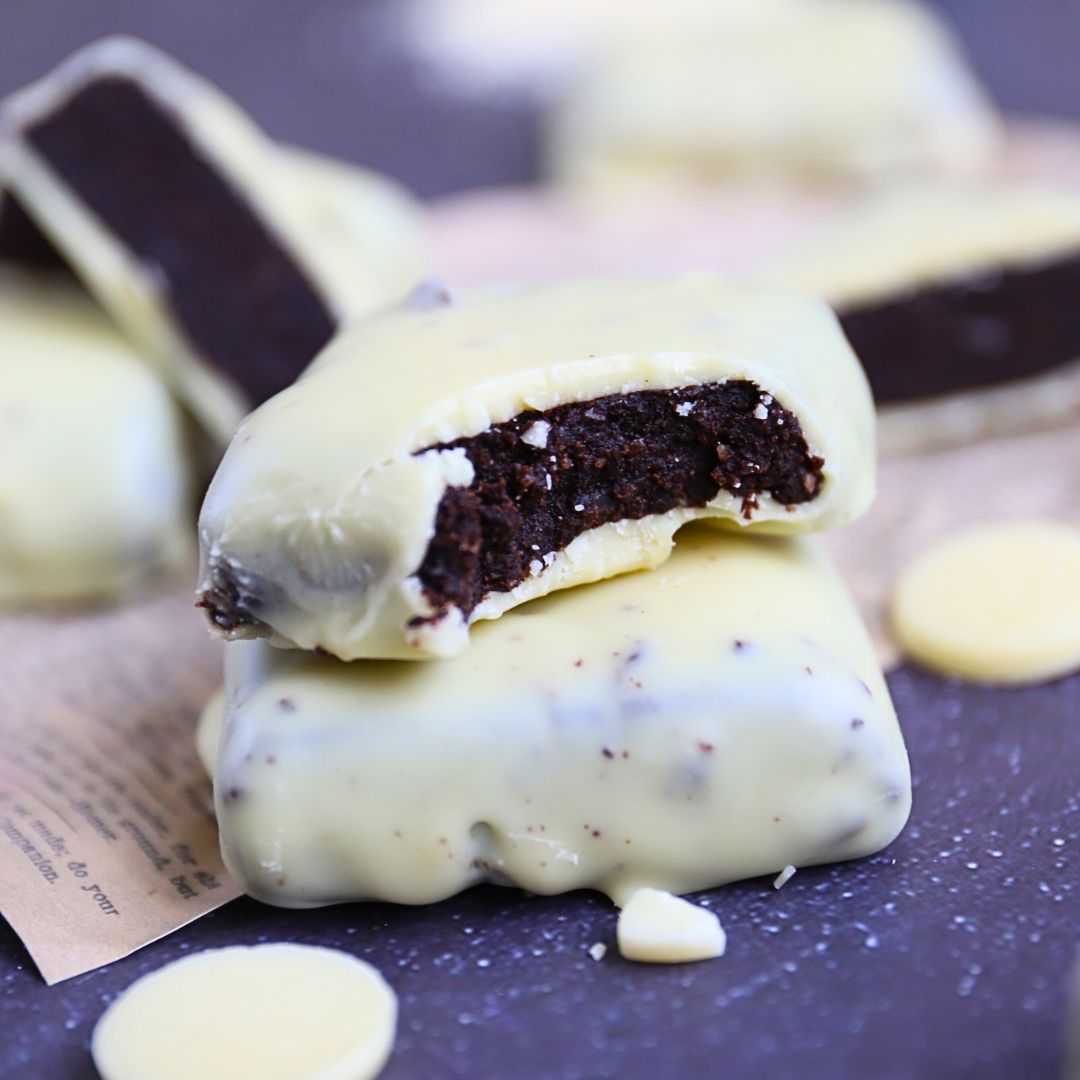 Weiße Schoko-Nuss Bites ohne Zuckerzusatz