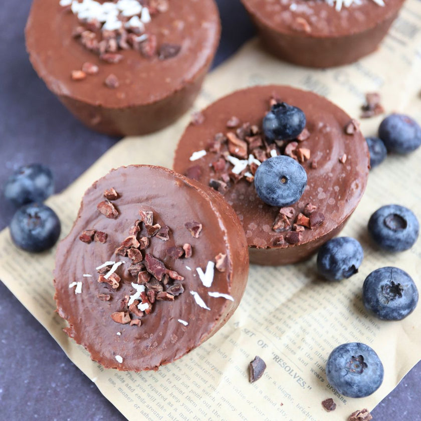 Low-Carb & Keto Heidelbeer-Schoko-Fudge