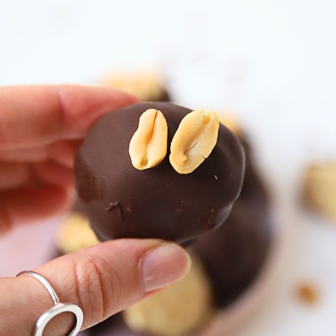 Low-Carb Erdnuss Energy Balls