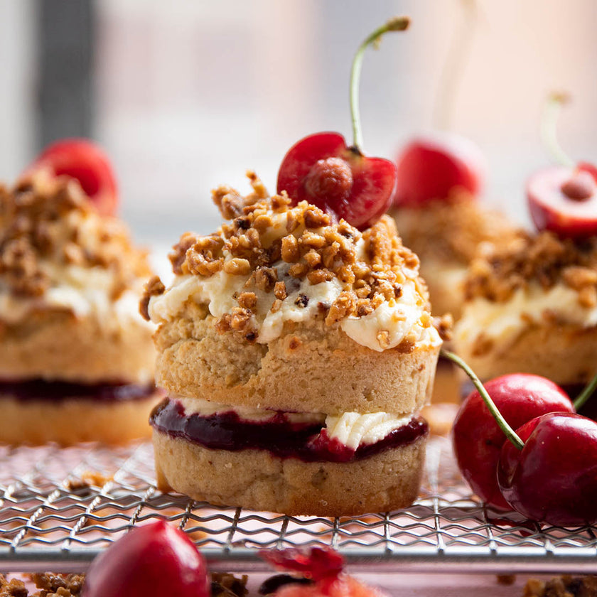 Keto Frankfurter Kranz Cupcakes