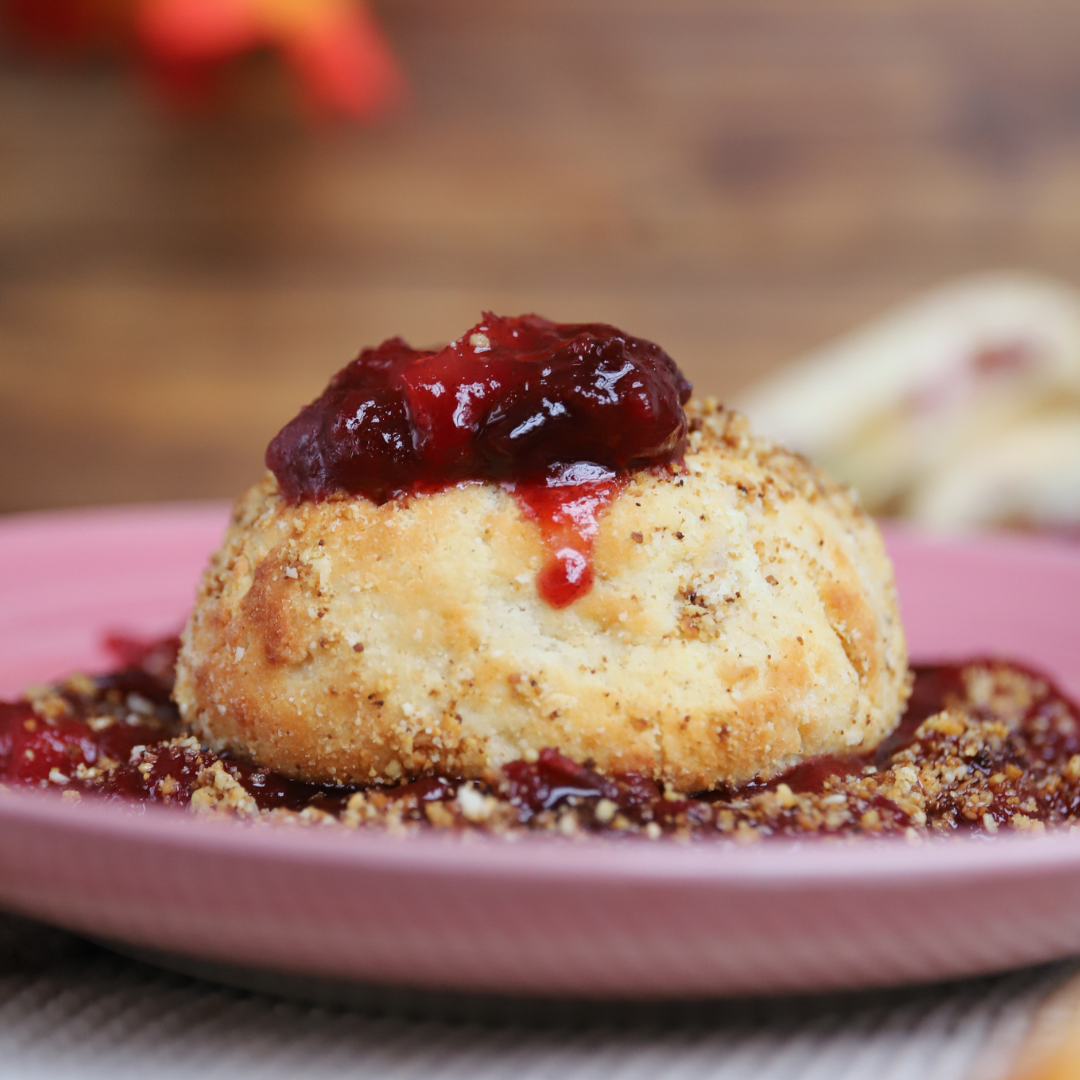 Low-Carb & Keto Germknödel mit Pflaumenfüllung