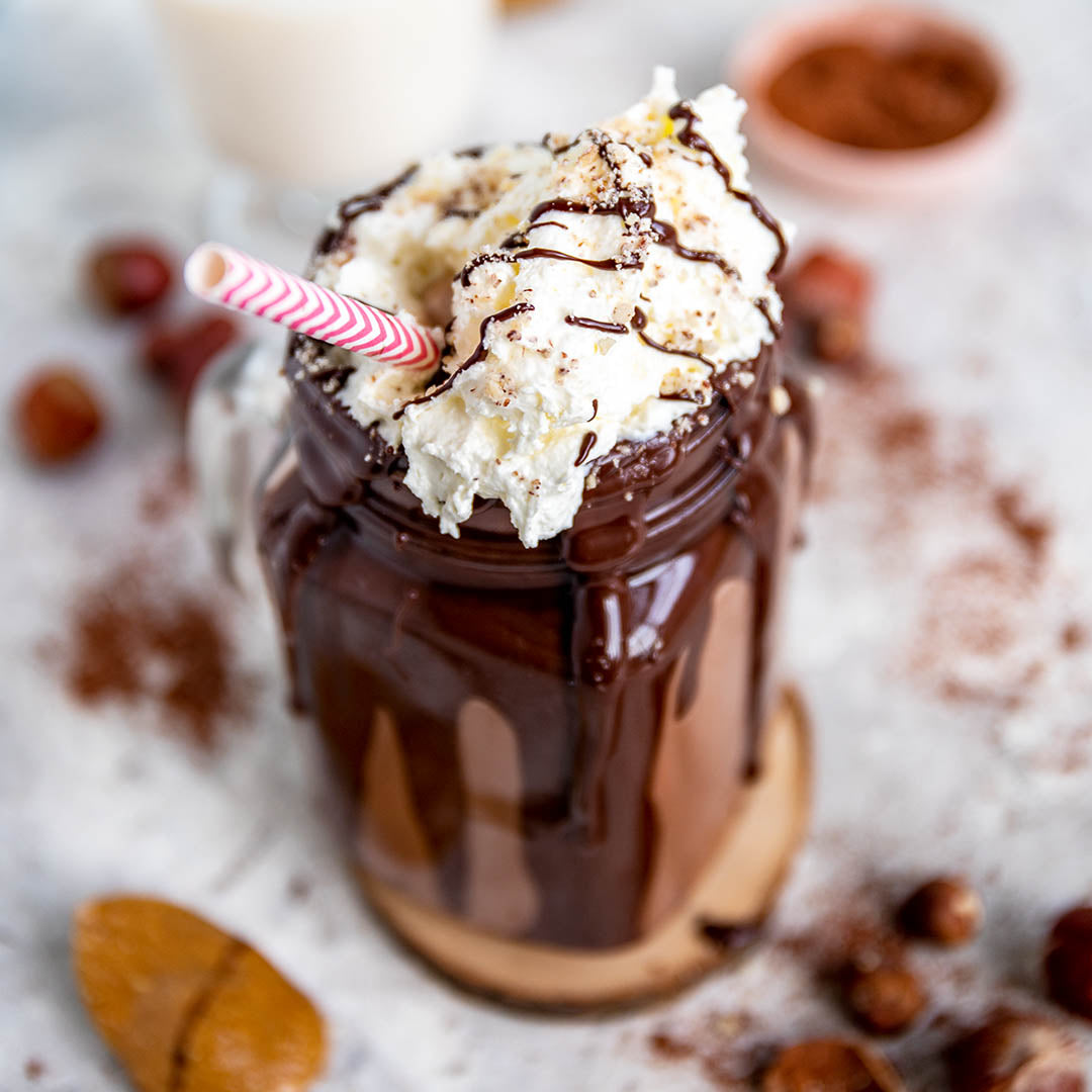 Low-Carb & Keto Hazelnut Chocolate Shake mit MCT-Öl