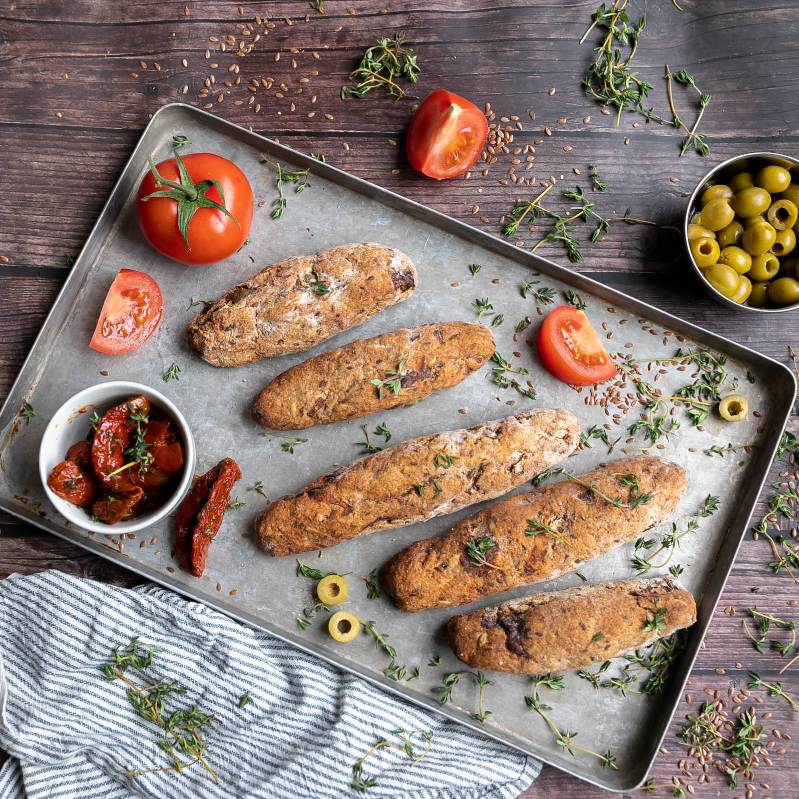 Low-Carb Tomaten-Zwiebel-Brotstangen