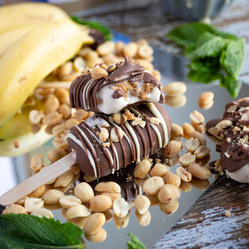 Low-Carb Banana-Toffee-Eis mit Erdnusscreme