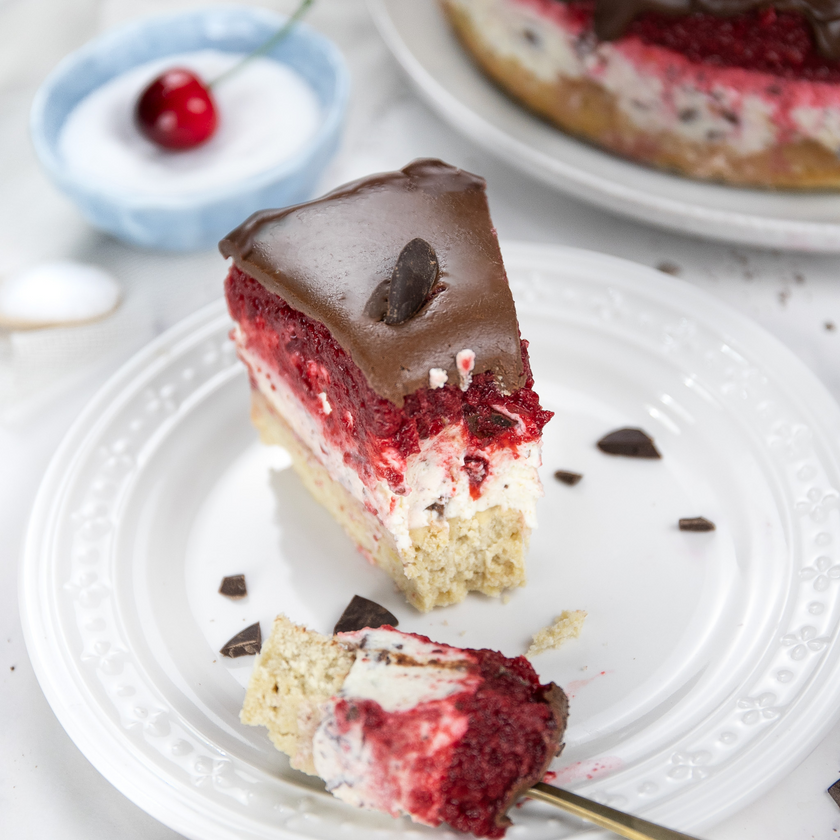 Low-Carb & Keto Stracciatella-Sahnetorte