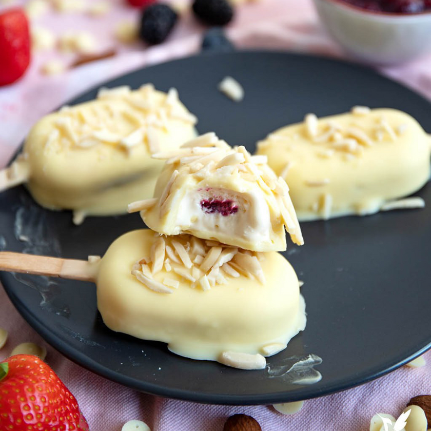 Low-Carb & Keto Vanilleeis am Stiel