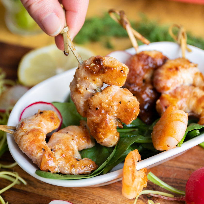 Low-Carb & Keto Garnelen im Honig-Speck-Mantel