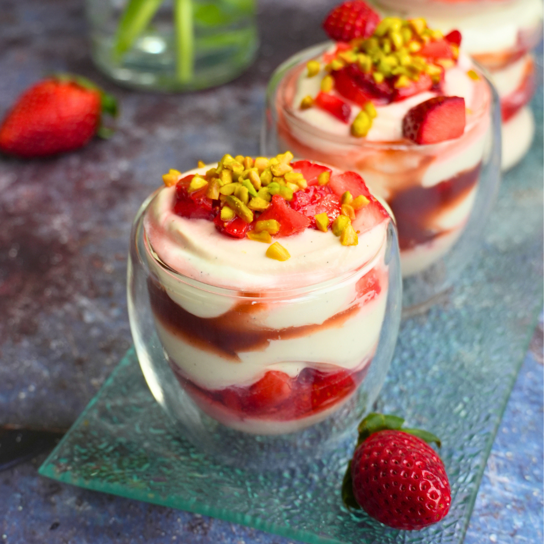 Schnelle Keto Erdbeer-Creme im Glas