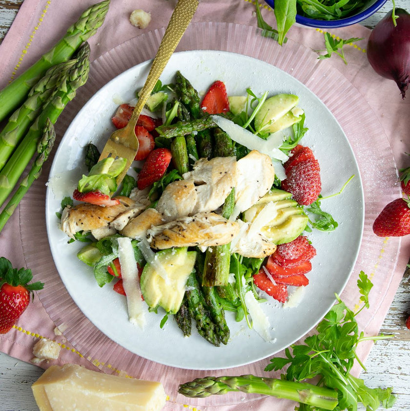 Low-Carb & Keto Spargel-Erdbeer Salat