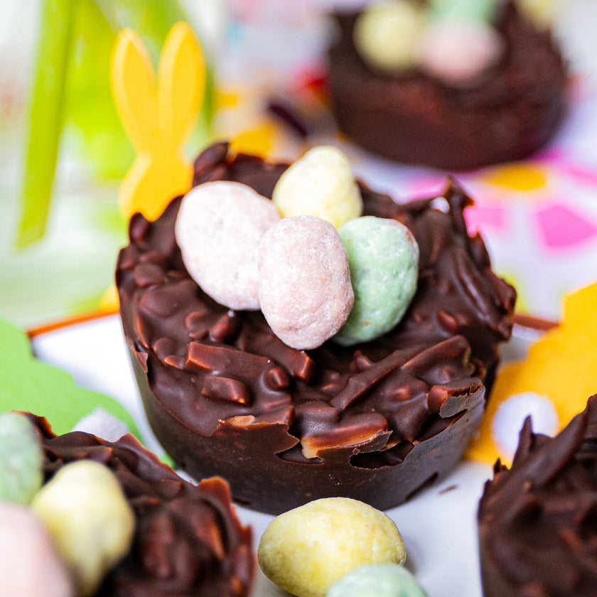 Low-Carb & Keto Osternester mit Mandeln und Schokolade