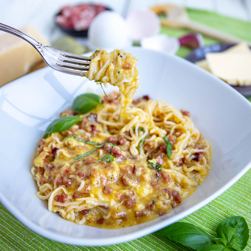 Low-Carb & Keto Carbonara mit Nudeln