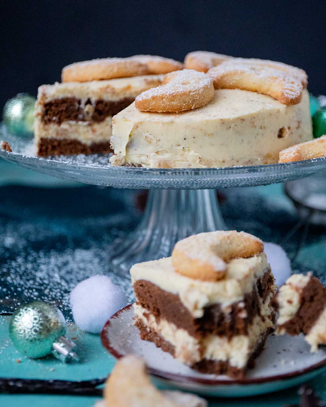 Low-Carb & Keto Vanillekipferl-Torte