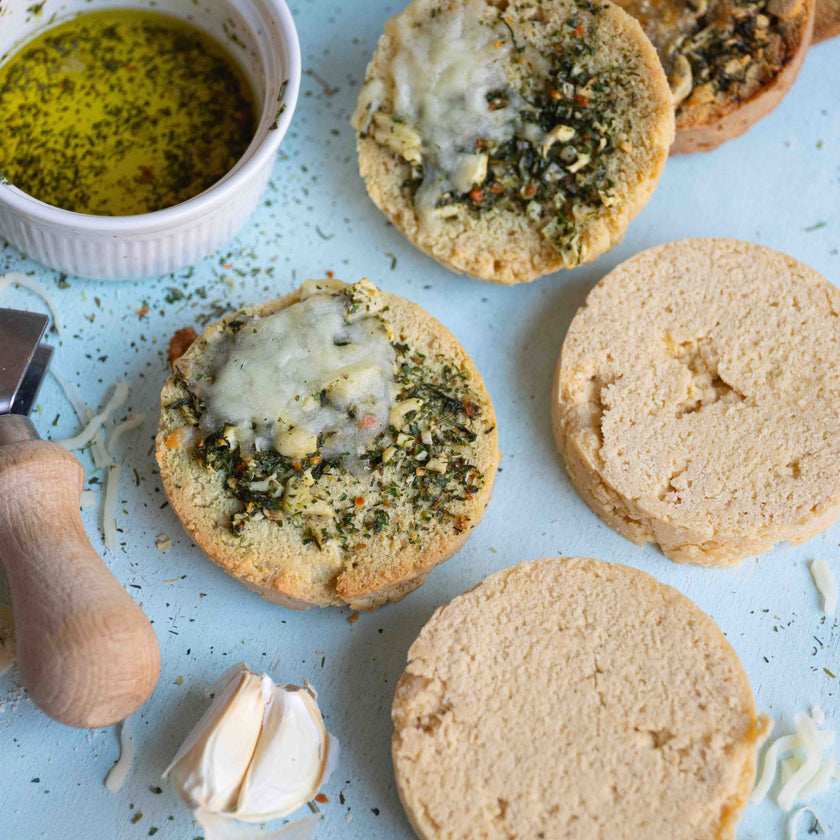 Einfaches Keto-Brot aus der Tasse