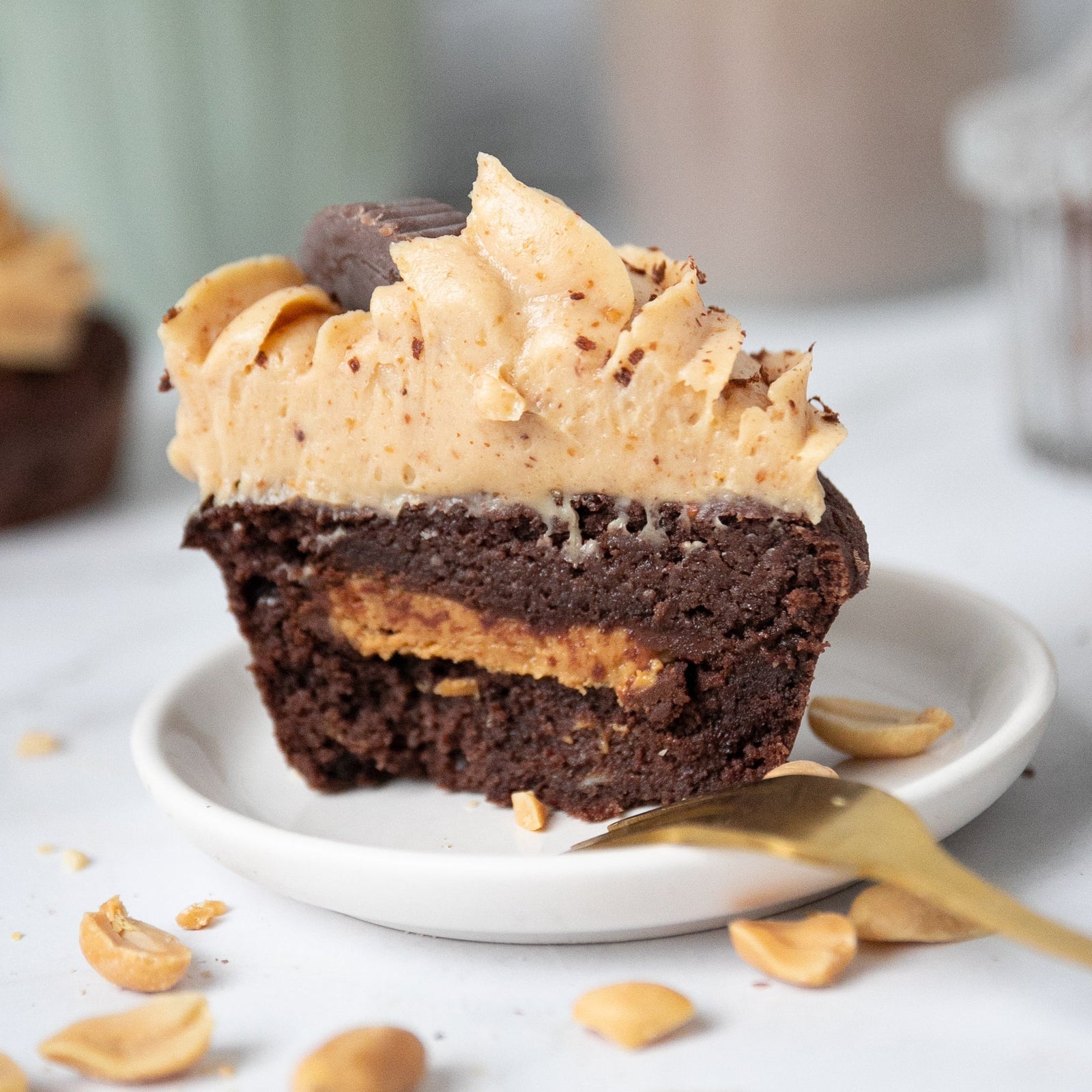 Low-Carb Peanut Butter Brownie Cupcakes