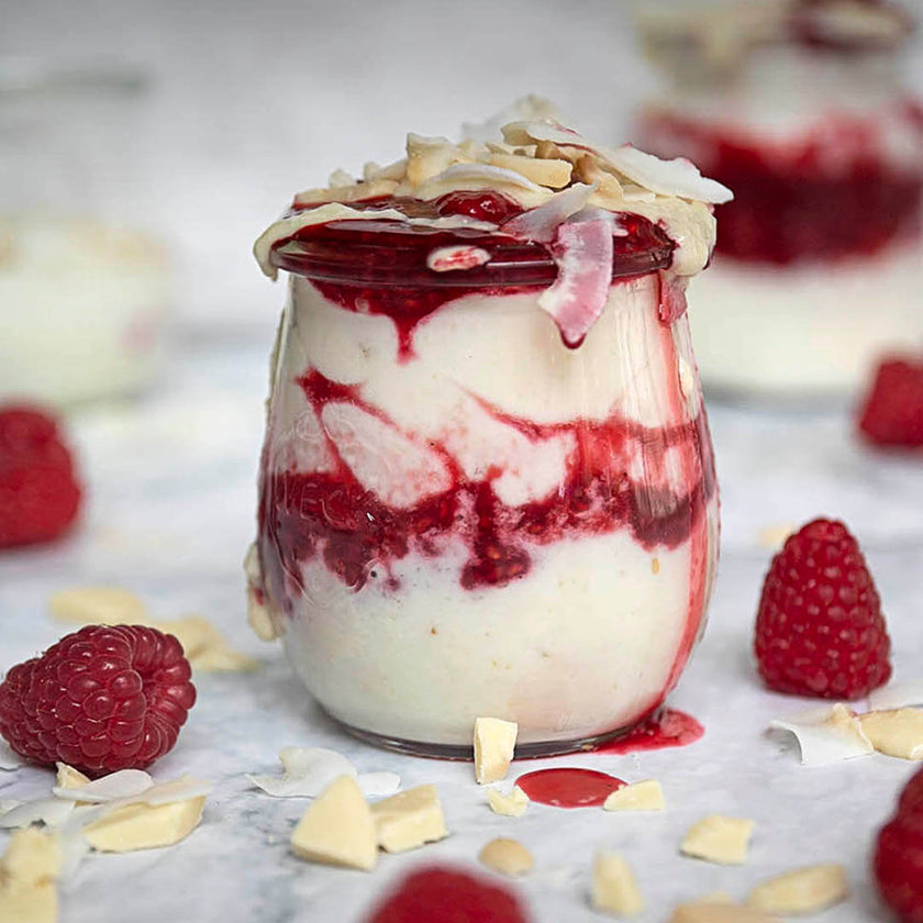 Zuckerfreie "Raffaello" Creme mit Himbeeren