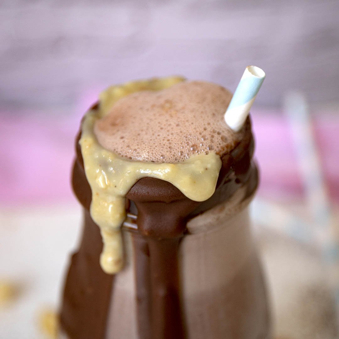 Low-Carb & Keto Macadamia-Schoko-Shake