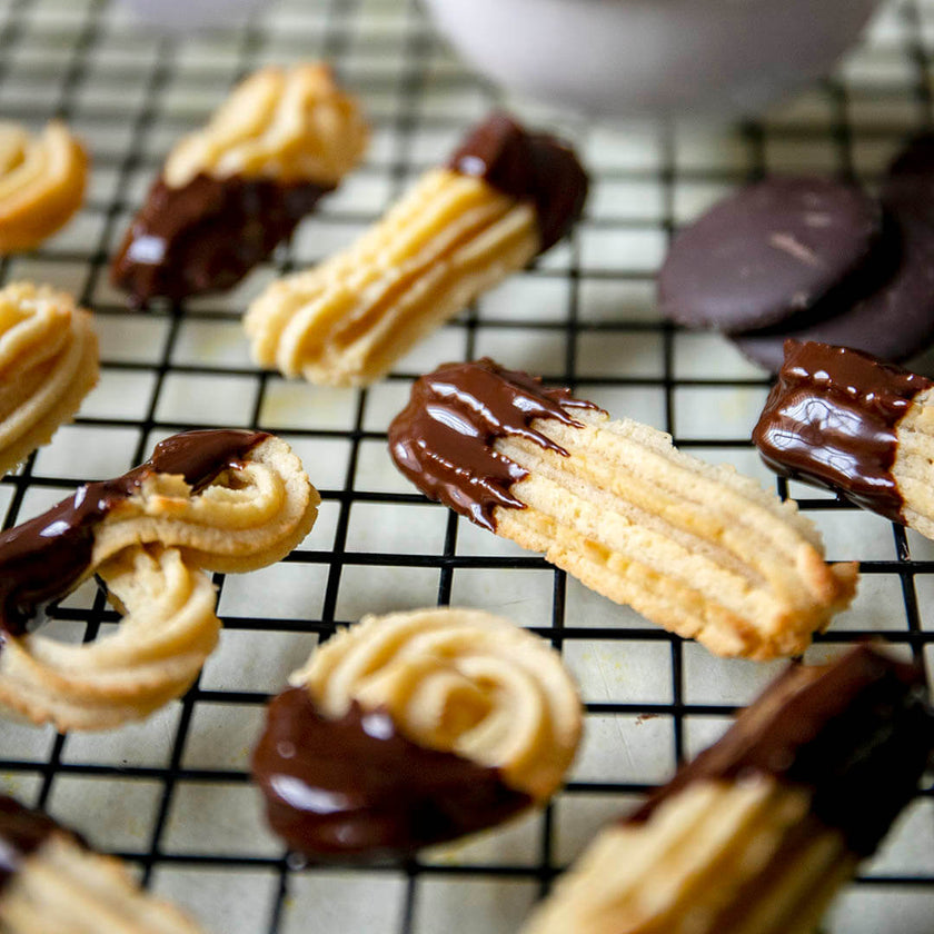 Low-Carb & Keto Spritzgebäck mit Schokolade
