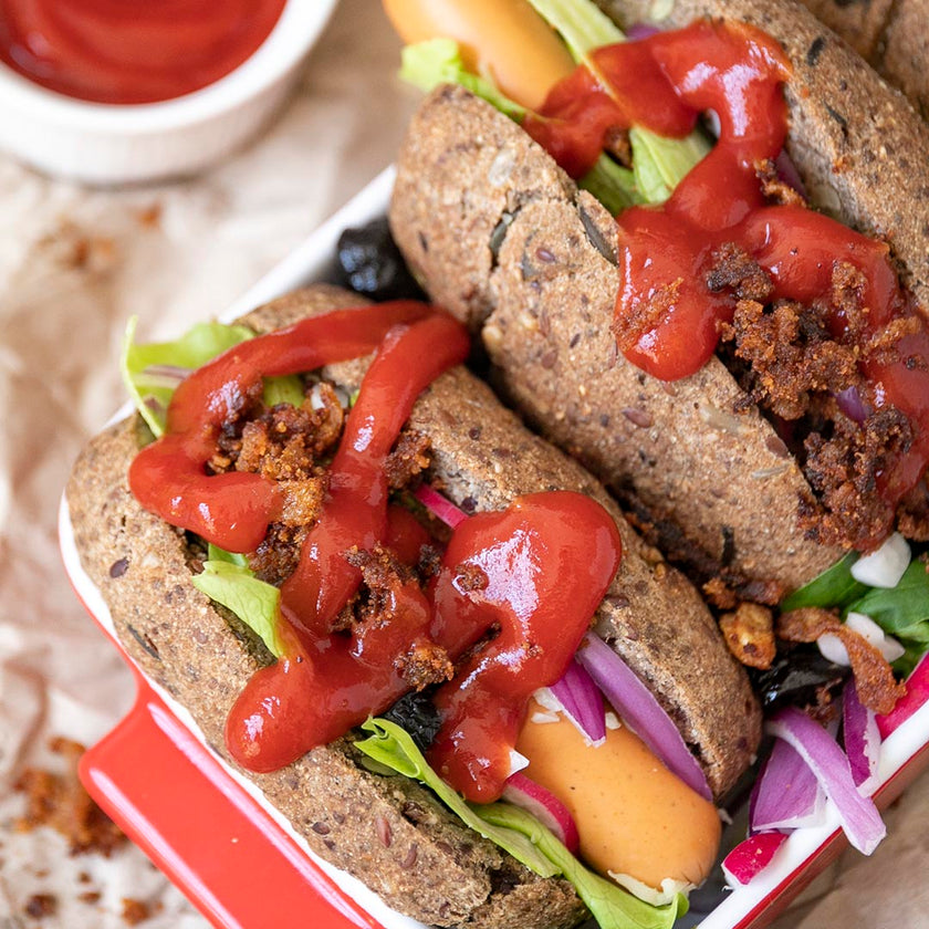 Low-Carb & Keto Veggie Hot Dogs mit selbstgemachten Röstzwiebeln