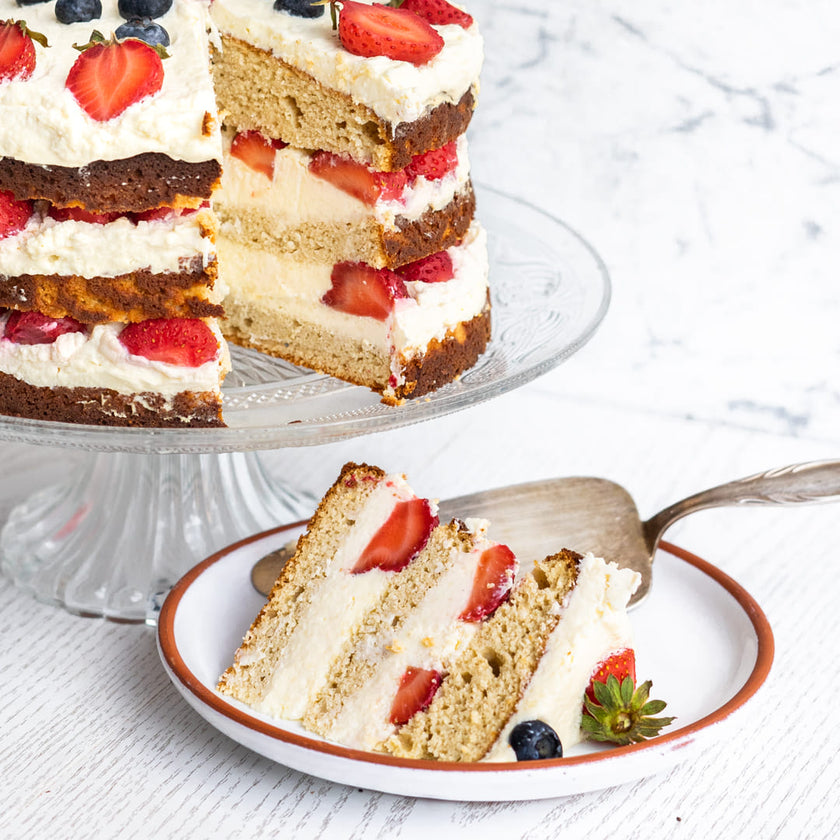Low-Carb & Keto Erdbeer-Schichttorte