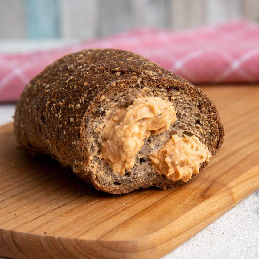 Low-Carb Brötchen mit Pesto-Frischkäse Füllung