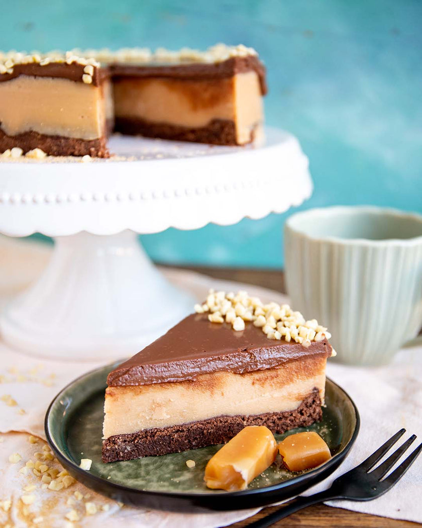 Vegane Low-Carb & Keto Schoko-Karamell Torte
