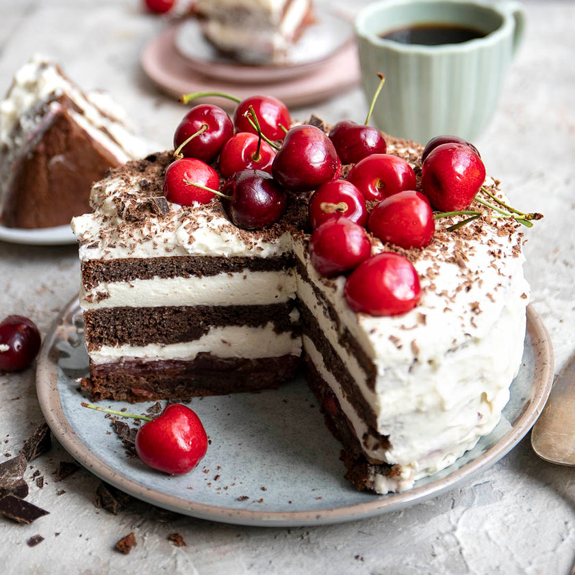 Low-Carb & Keto Schwarzwälder-Kirsch-Torte