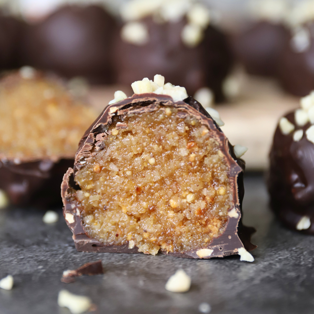 Keto Haselnuss-Karamell-Kugeln