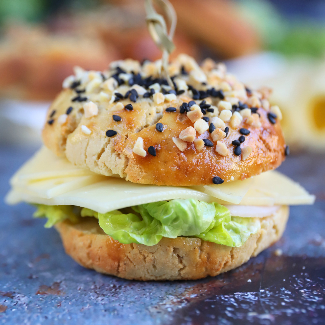 Low-Carb Joghurt-Brötchen mit Mandelmehl