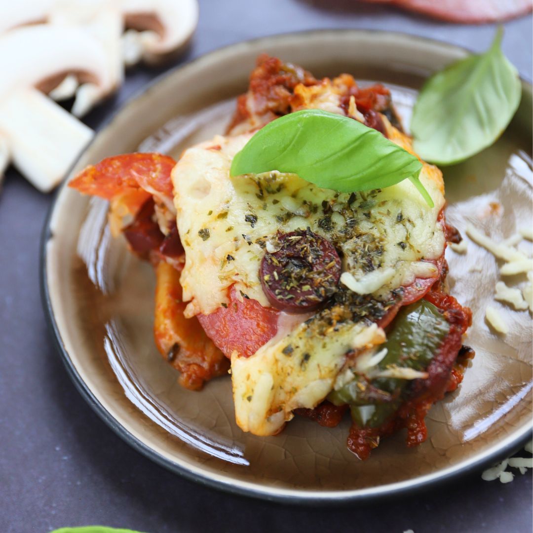 Low-Carb & Keto Pizza-Auflauf mit Hackfleisch