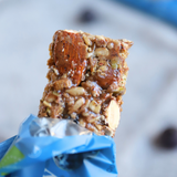 Lower-Carb* Granola Bar | Blaubeere