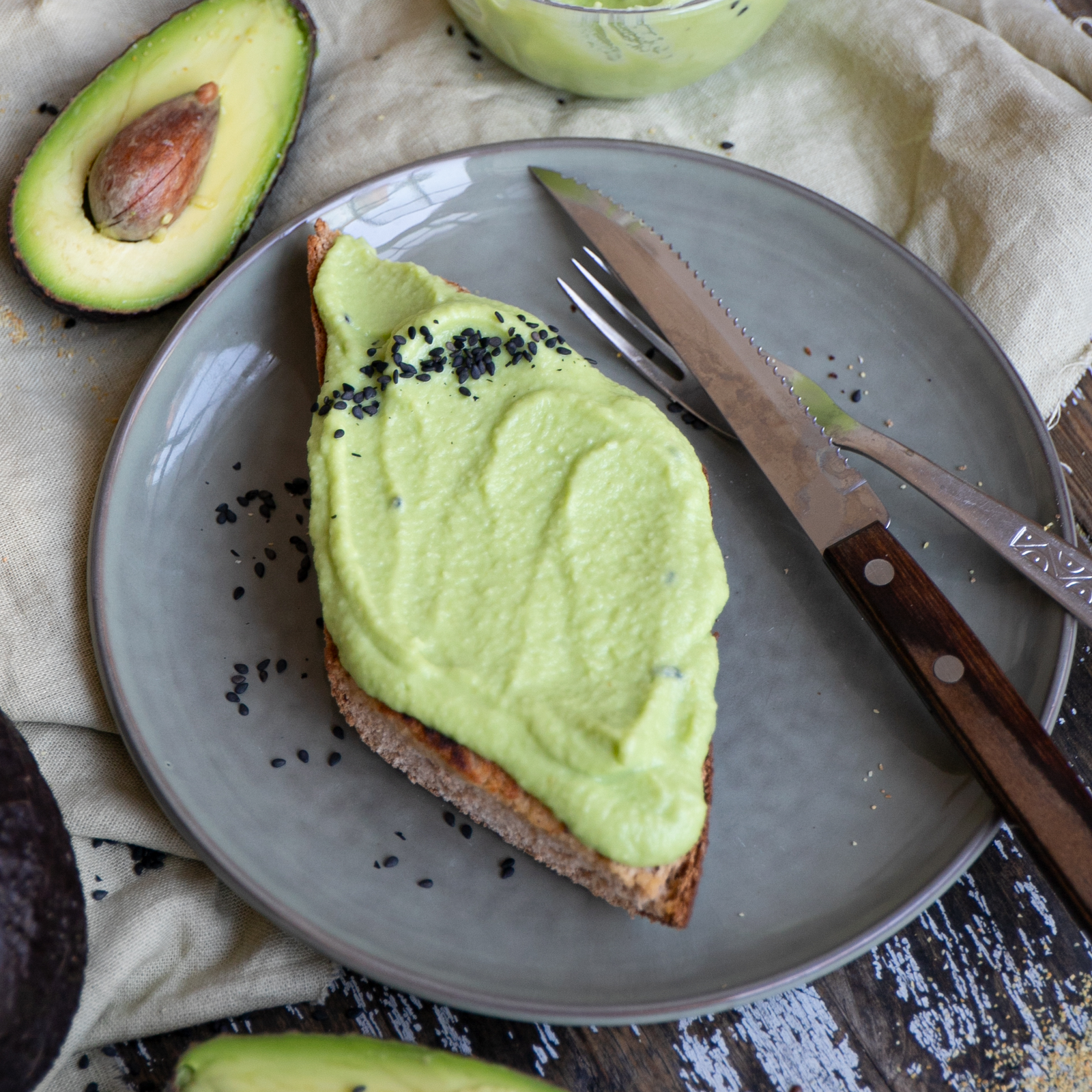 Cremige Keto Avocadocreme