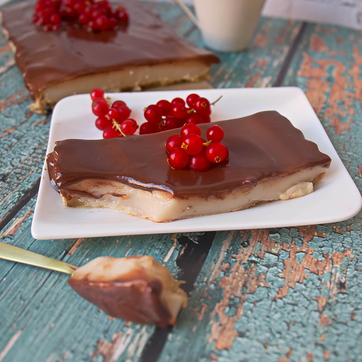 No Bake Keto Vanillepudding-Tarte mit Schoko-Glasur