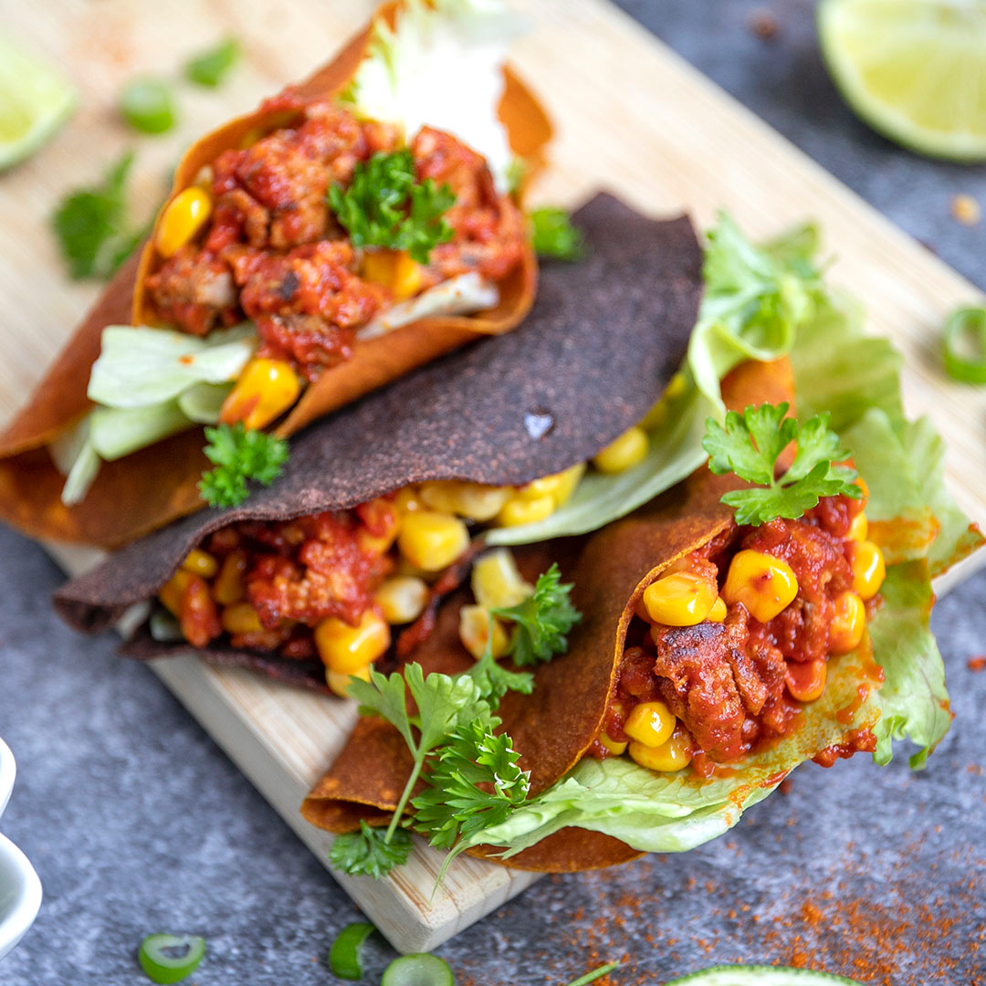 Gefüllte Low-Carb Tacos mit tomatig-fruchtigen Hackfleisch