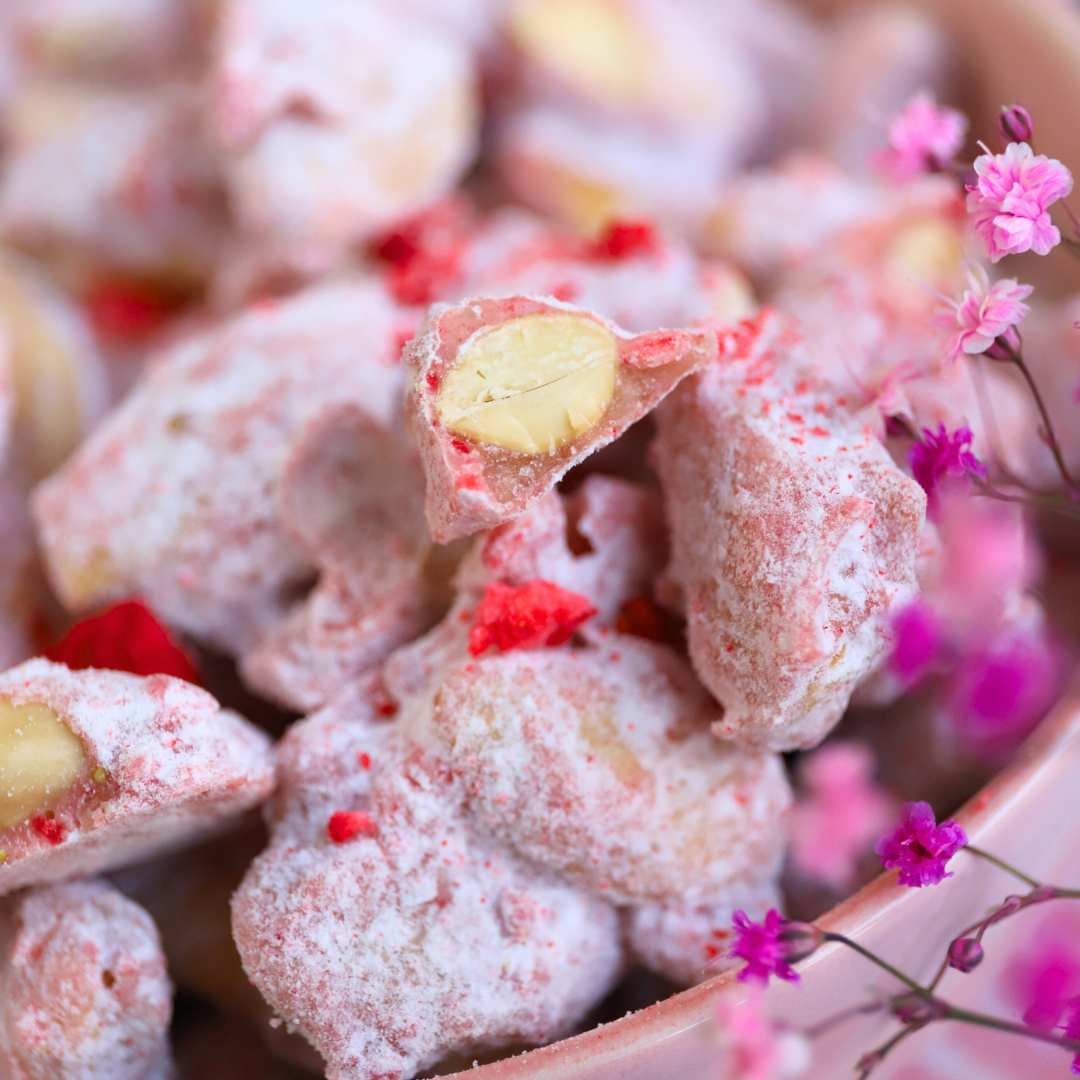 Low-Carb gebrannte Mandeln – Erdbeer & Weiße Schokolade Edition