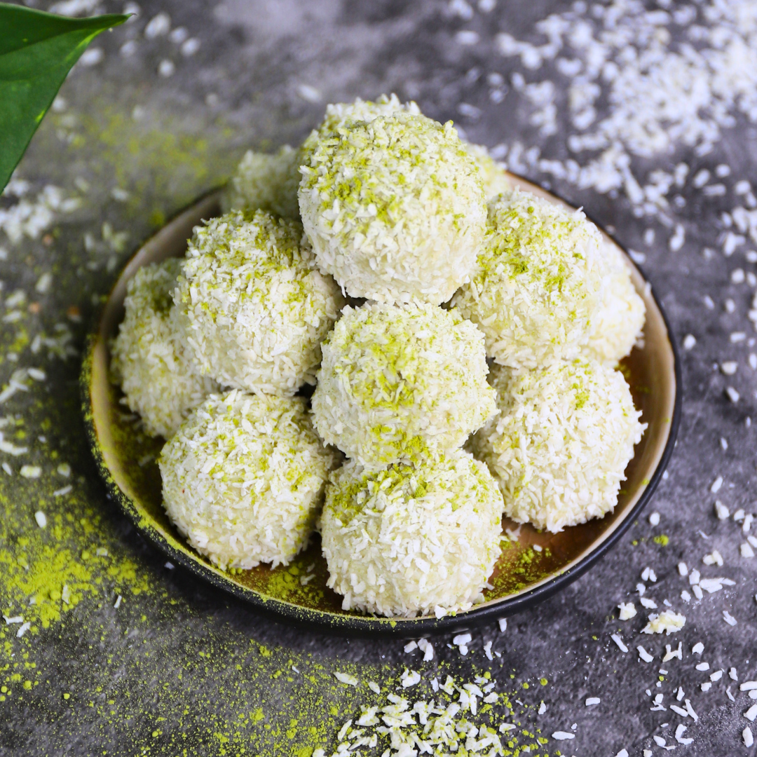 Low-Carb Matcha-Kokos Balls