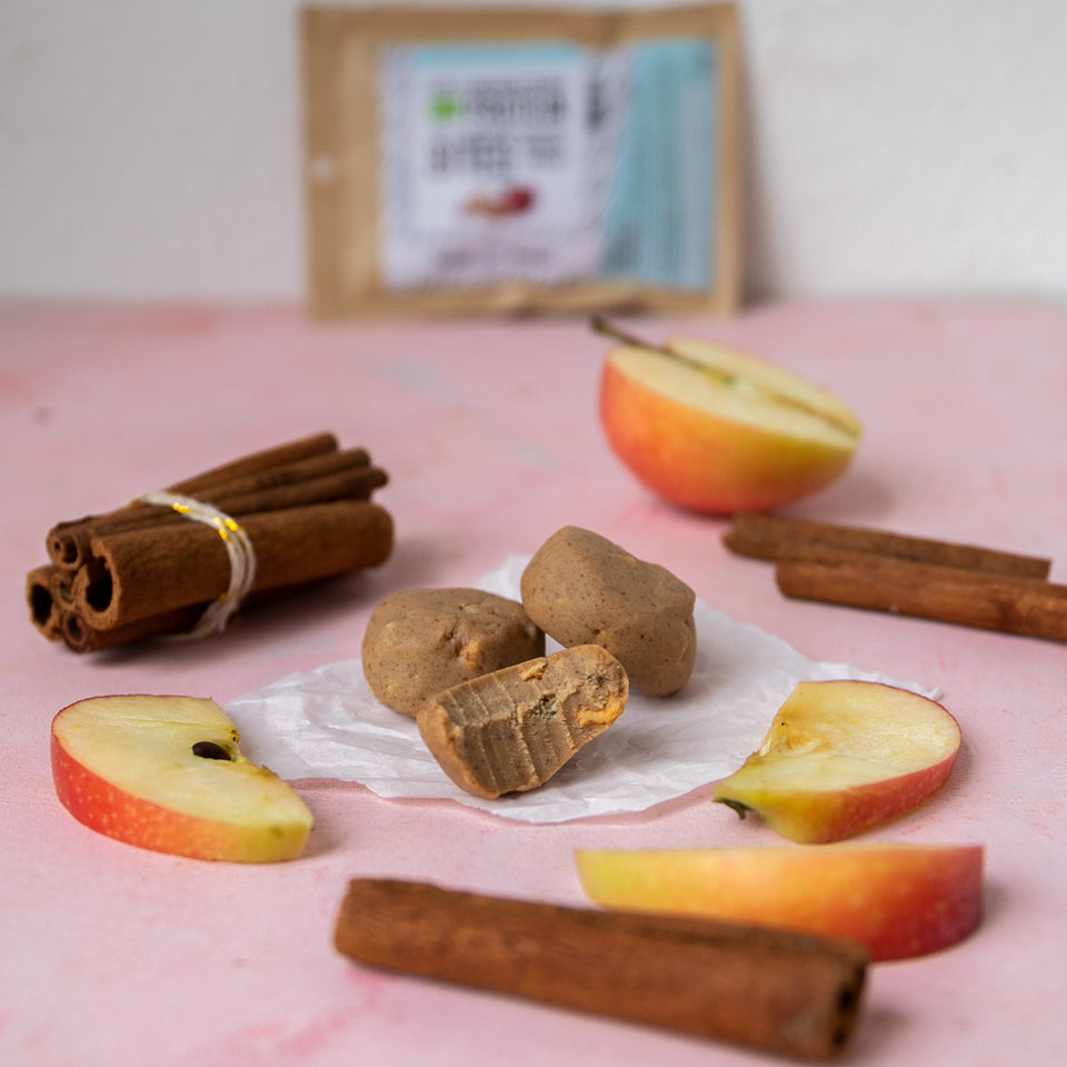 NomNoms Protein Bites | Crunchy Apple Cinnamon | Bio