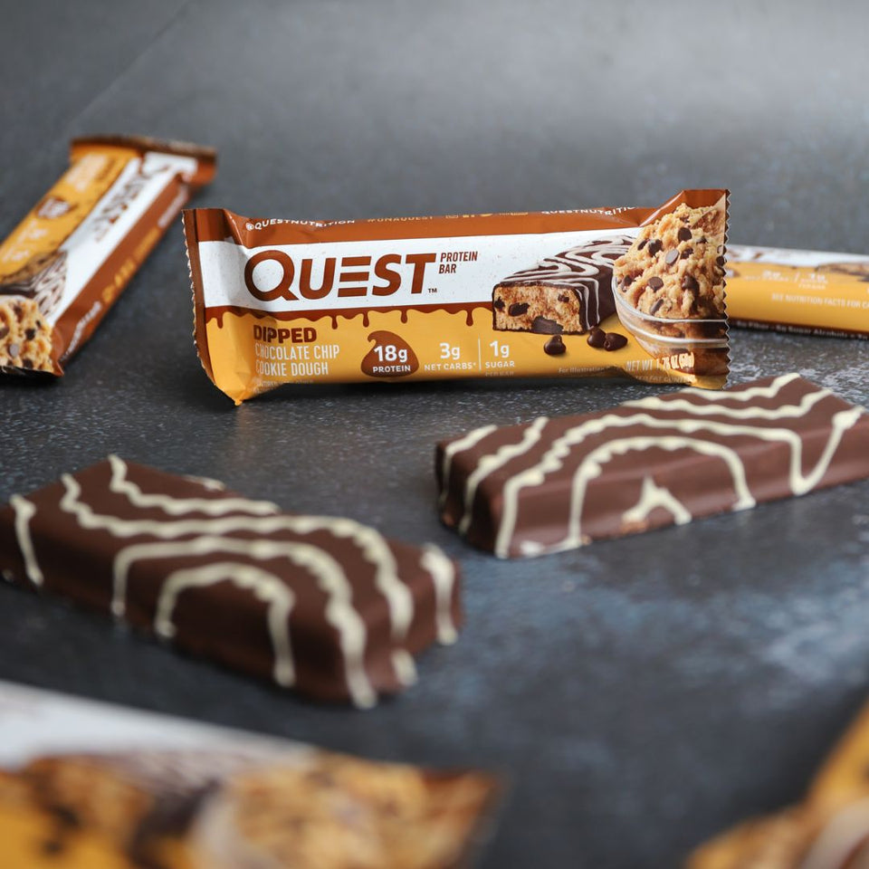 Überzogener Cookie Dough Quest Porteinriegelh | Maxipack mit 12 Stück Quest