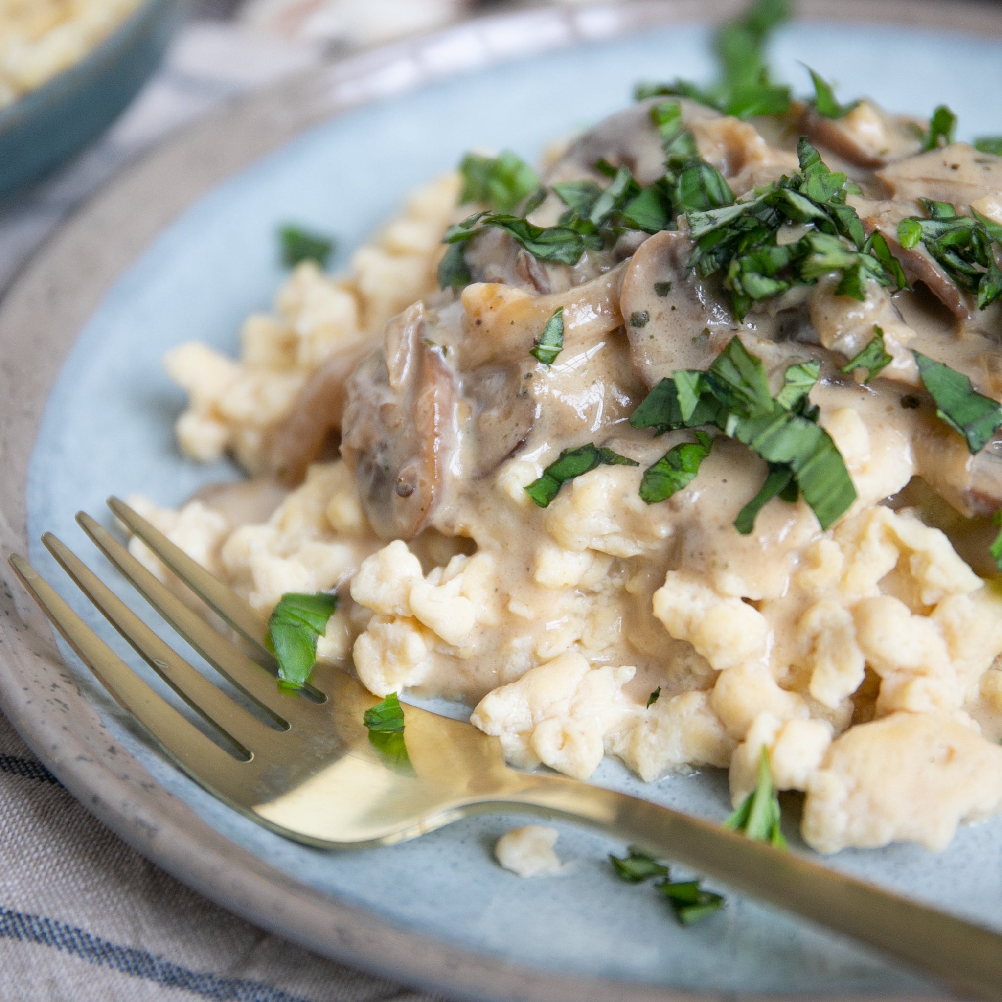 Low-Carb Spätzle mit Jägersauce