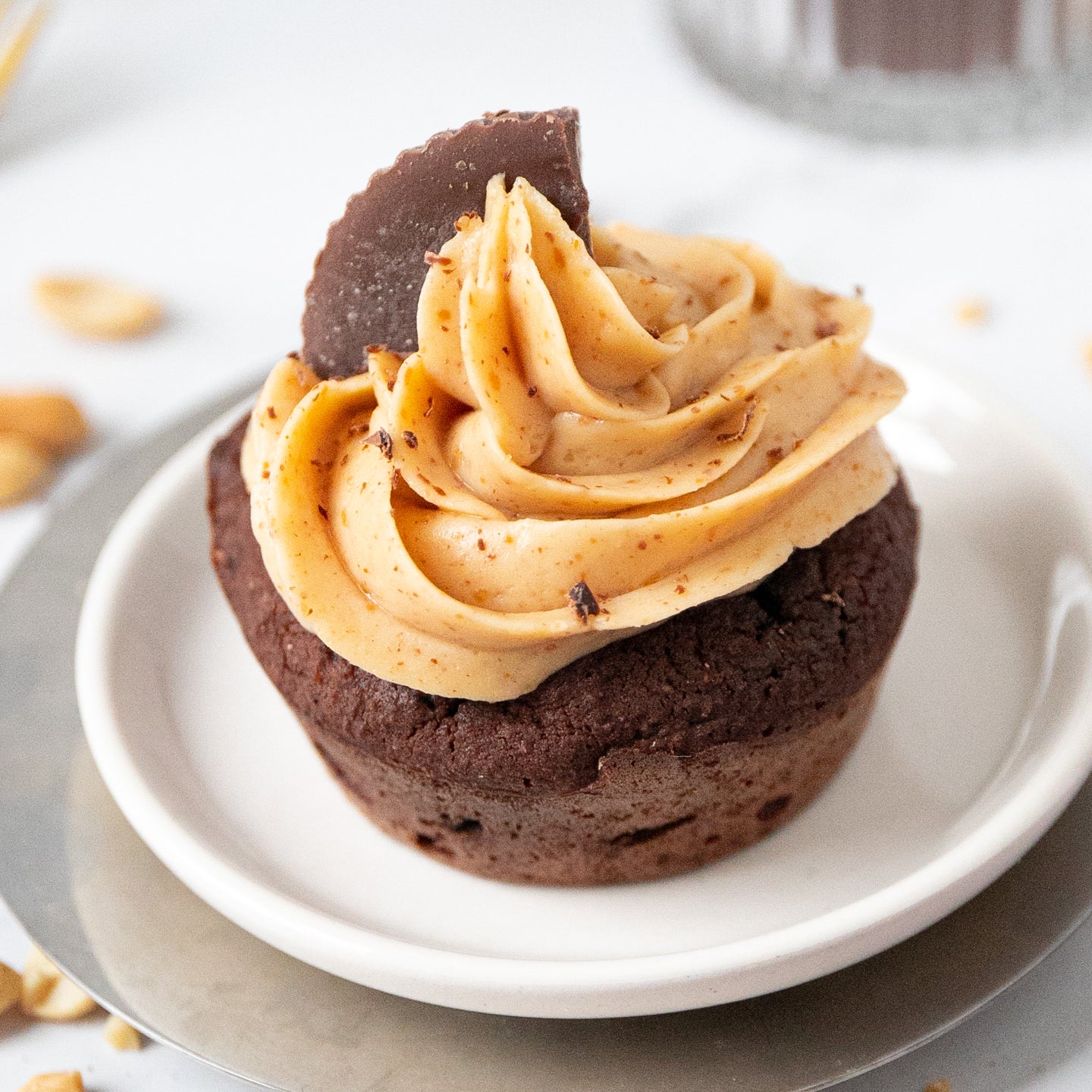 Low-Carb Peanut Butter Brownie Cupcakes