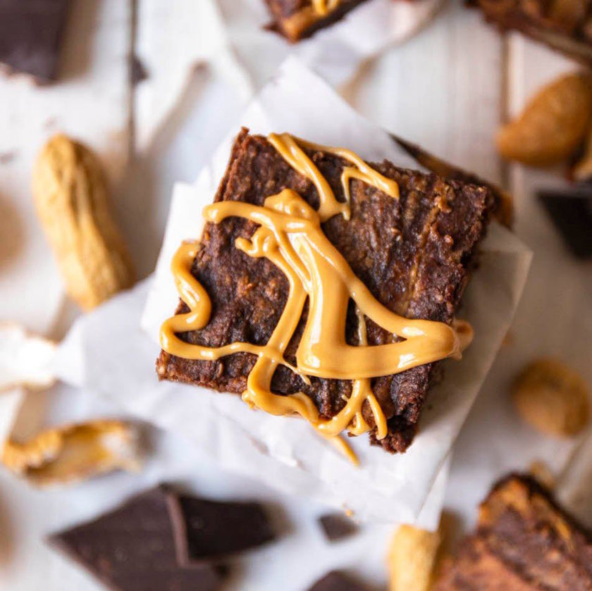 Gefüllte Low-Carb & Keto Peanutbutter Brownies