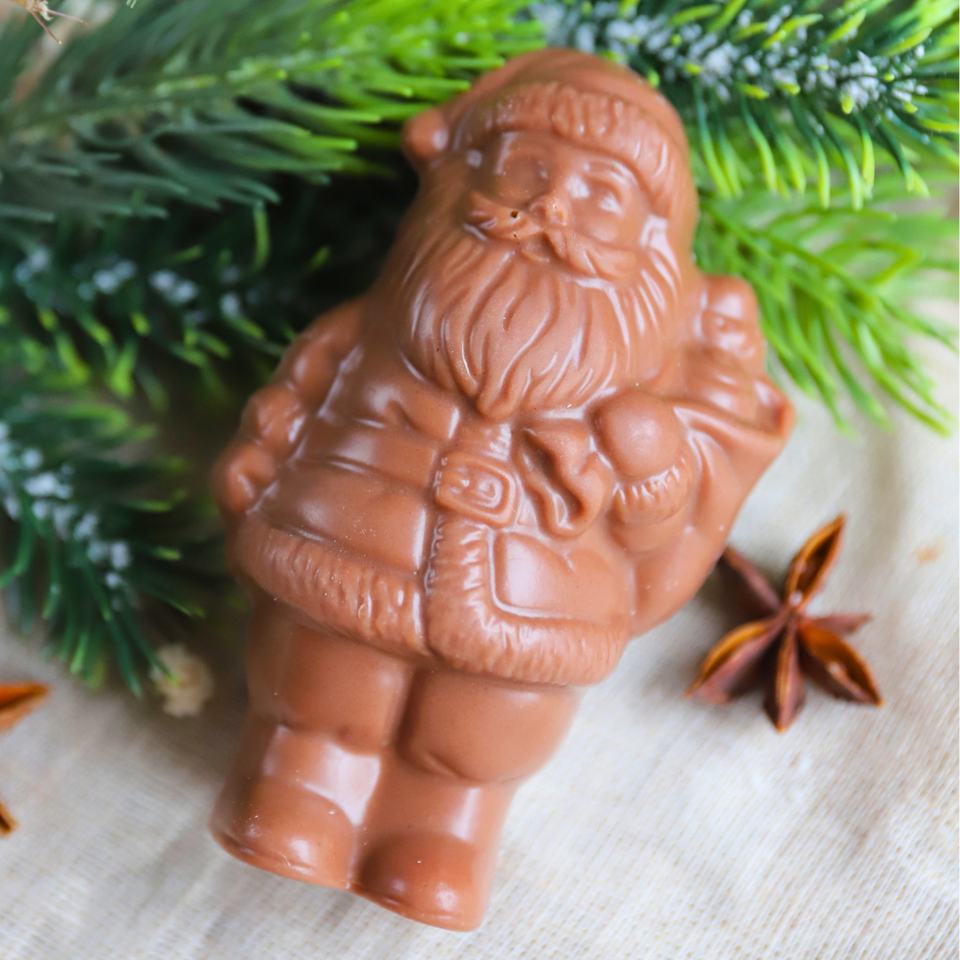 Schoko-Weihnachtsmann ausgepackt