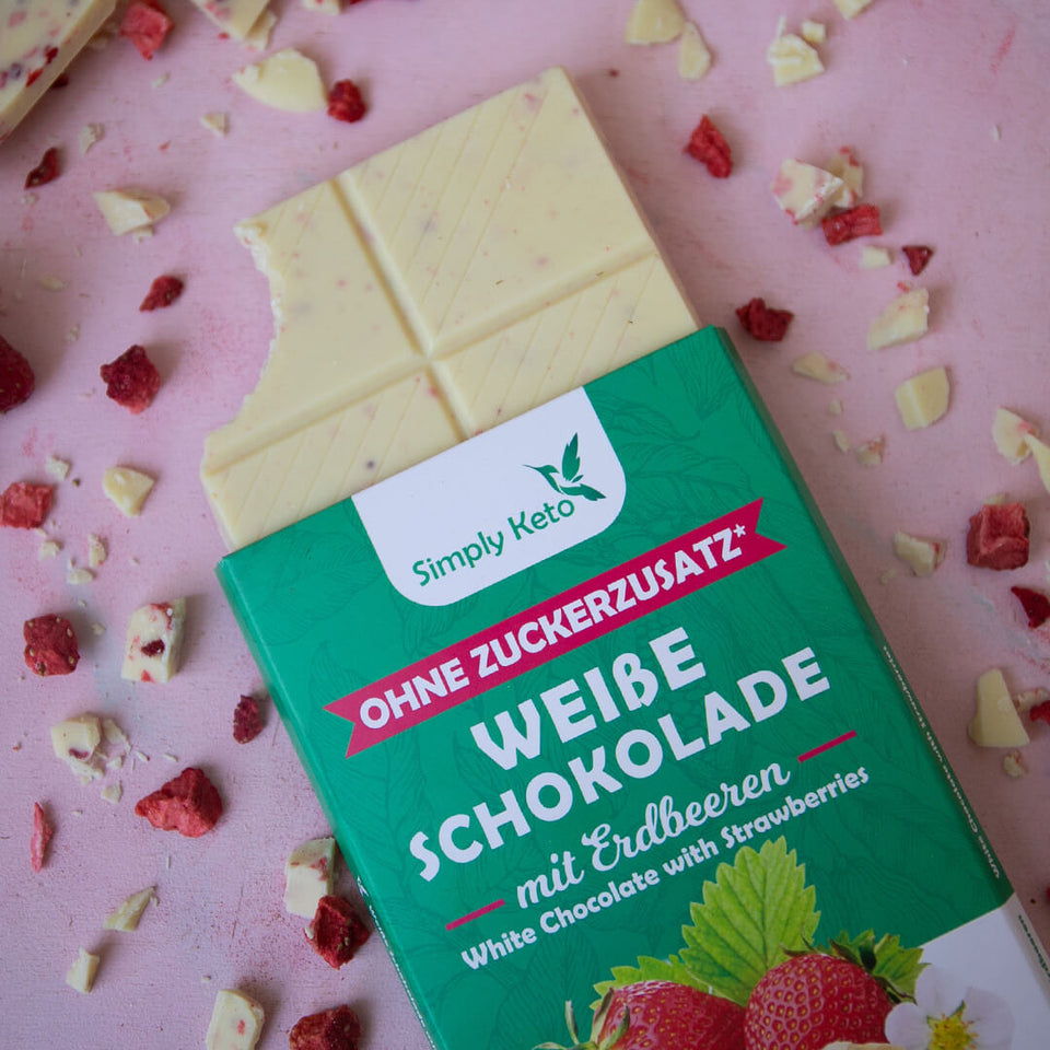 Zuckerreduzierte Weiße Schokolade mit Erdbeeren | 30% Kakao