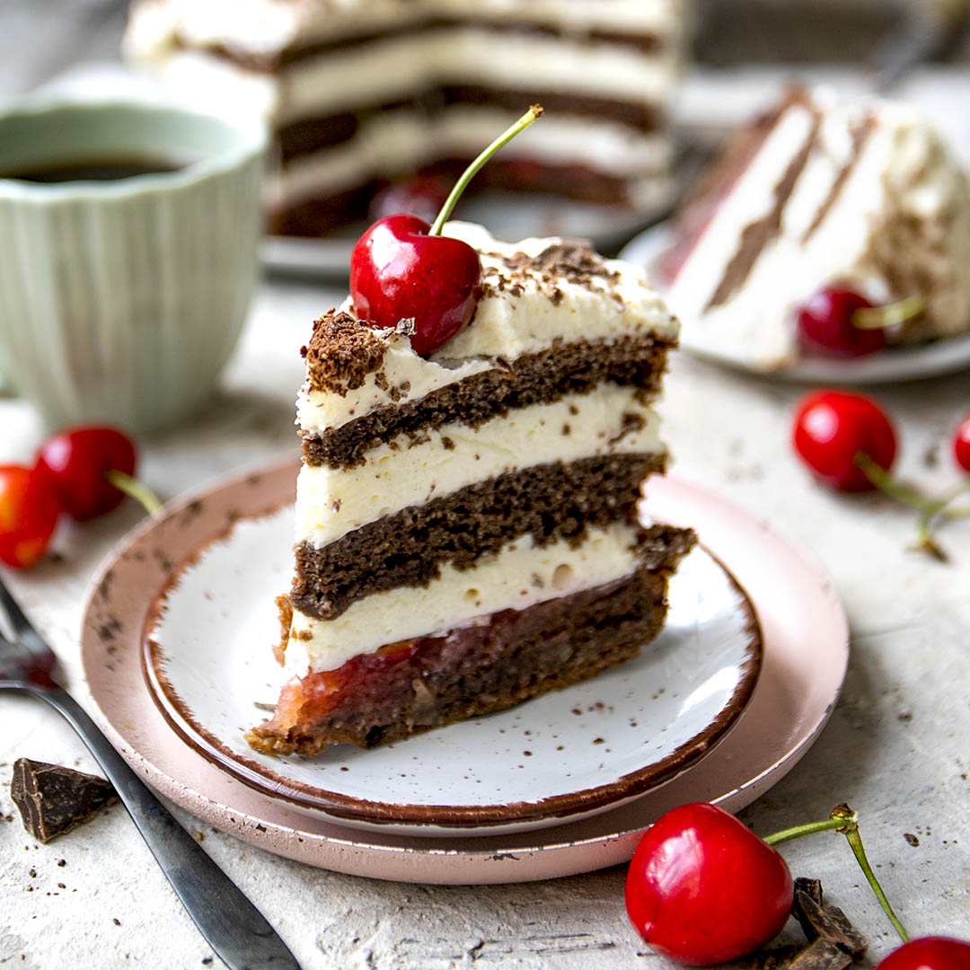 Low-Carb & Keto Schwarzwälder-Kirsch-Torte